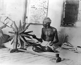 Gandhi, vers 1930 - crédits : Pictorial Parade/ Getty Images