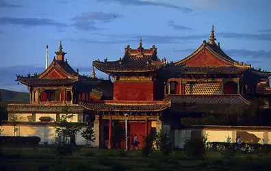 Monastère bouddhiste en Mongolie - crédits : W. Buss/ De Agostini/ Getty Images