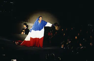 La cantatrice Jessye Norman chantant <em>La Marseillaise</em>, 1989 - crédits : Yves Forestier/ Sygma/ Getty Images