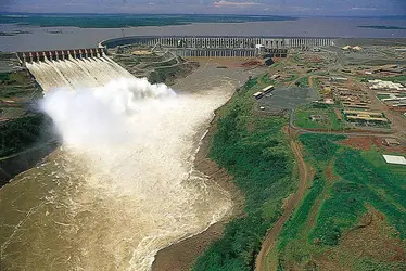 Barrage d'Itaipú, Brésil et Paraguay - crédits : © Vieira de Queiroz—TYBA/Agencia Fotografica