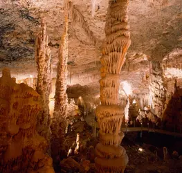 Stalagmites - crédits : © Richard T. Nowitz/ The Image Bank/ Getty Images