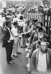 Japonais cherchant du travail, pendant la crise des années 1930 - crédits : Fox Photos/ Hulton Archive/ Getty Images