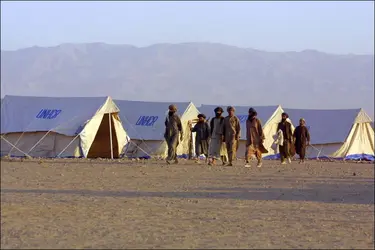 Camp de réfugiés afghans - crédits : © Patrick Aventurier/ Gamma-Rapho/ Getty Images