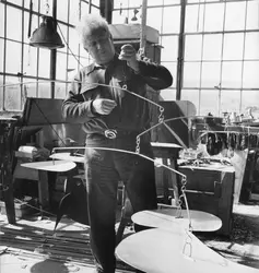 Alexander Calder - crédits : Three Lions/ Hulton Archive/ Getty Images