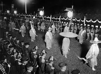 Funérailles de Mutsu-hito, dit Meiji - crédits : Hulton Archive/ Getty Images