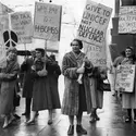 Manifestation antinucléaire anglaise - crédits : Ron Case/ Hulton Archive/ Getty Images