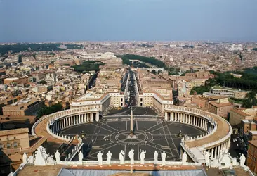 Place Saint-Pierre, Rome, Italie - crédits : John Lamb/ Getty Images