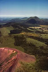 Chaîne des Puys, Puy-de-Dôme - crédits : © Gerard Sioen/ Gamma-Rapho/ Getty Images