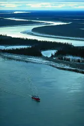 Méandres du fleuve Mackenzie - crédits : Mike Beedell/ Comstock