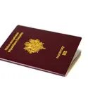 Passeport français - crédits : © E. Pokrovsky/ Shutterstock