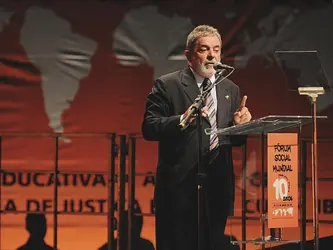 Luiz Inácio Lula da Silva, 2010 - crédits :  Edu Andrade/ Latin Content/ Getty Images