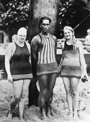 Paoa « Duke » Kahanamoku - crédits : Hulton Archive/ Getty Images