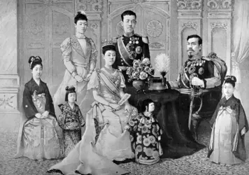 L’empereur du Japon Mutsuhito - crédits : AKG-images