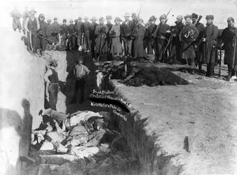 Wounded Knee, 1890 - crédits : MPI/ Getty Images