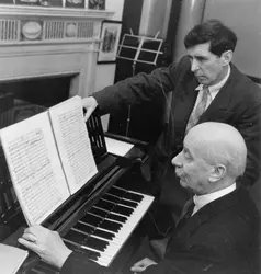 Michael Tippett et Adrian Boult - crédits : Erich Auerbach/ Hulton Archive/ Getty Images