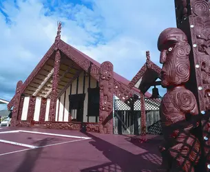 Sculptures maories, Nouvelle-Zélande - crédits : © age fotostock/SuperStock