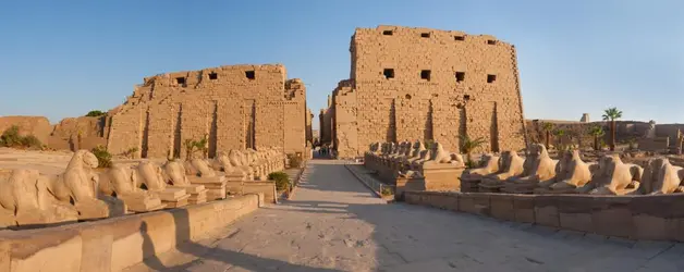 Allée bordée de sphinx, Louxor, Égypte - crédits : Mountains Hunter/ Shutterstock