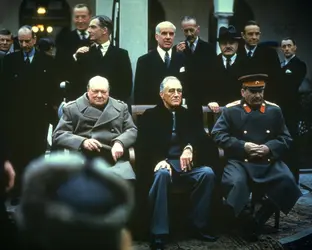 Staline, Roosevelt et Churchill à la conférence de Yalta, 1945 - crédits : Hulton Archive/ Getty Images
