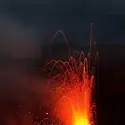 Fontaine de lave au Stromboli, Italie - crédits : © Vulkanette/ Shutterstock