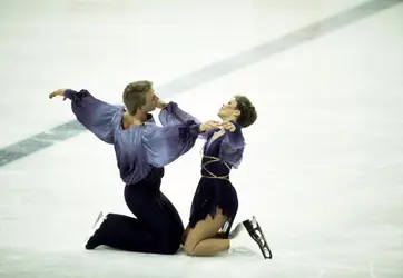 Jayne Torvill et Christopher Dean - crédits : AllsportUK/ Allsport/ Getty Images