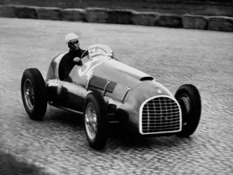 Juan Manuel Fangio - crédits : © Universal History Archive/ Universal Images Group/ Getty Images
