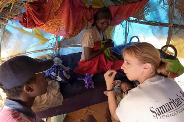 Aide humanitaire au Darfour, 2004 - crédits : Michael Freeman/ Corbis Historical/ Getty Images