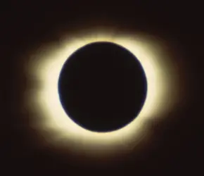 Éclipse solaire totale - crédits : © FlashMovie/ Biosmotion