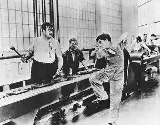 Les Temps modernes, film de Charlie Chaplin - crédits : Hulton Archive/ Getty Images