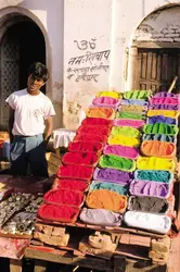 Teintures en poudre, Népal - crédits : © Spectrum Colour Library/Heritage-Images