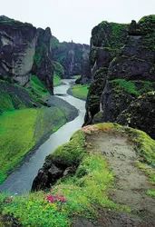 Pseudo-canyon - crédits : © Dirk Wiersma/Photo Researchers, Inc.