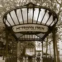 Entrée du Métropolitain des Abbesses, Paris - crédits : © G. Semeniuk/ Shutterstock