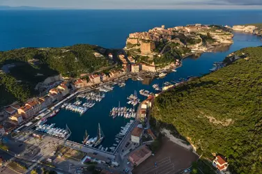Bonifacio, au sud de la Corse - crédits : Marc Dozier/ The Image Bank/ Getty Images