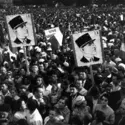 Manifestation de partisans de l'Algérie française à Alger, 1958 - crédits : Meagher/ Hulton Archive/ Getty Images