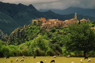 Village corse - crédits : © Spectrum Colour Library/ Heritage-Images