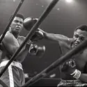 Joe Frazier bat Muhammad Ali - crédits : David Hume Kennerly/ Bettmann/Corbis/ Getty Images