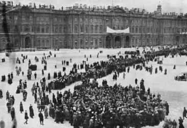 Palais d’Hiver, à Petrograd, en février 1917 - crédits : Hulton Archive/ Getty Images