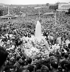 Pèlerinage à Fátima, Portugal - crédits : George Pickow/ Hulton Archive/ Getty Images