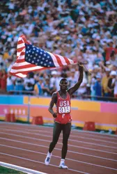 Carl Lewis aux jeux Olympiques de Los Angeles, 1984 - crédits : 
Bettmann/ Getty Images