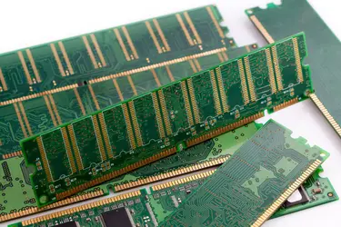 Barrettes de mémoire RAM - crédits : © Sripfoto/ Shutterstock