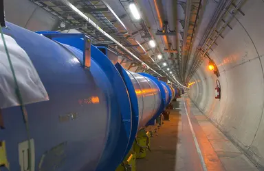 L.H.C., grand accélérateur de particules - crédits : © CERN