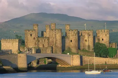 Château de Conwy, pays de Galles - crédits : © Steve Vidler/SuperStock