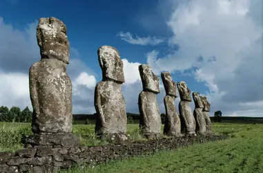 Statues géantes de l'île de Pâques - crédits : © Erich Lessing/ AKG-images