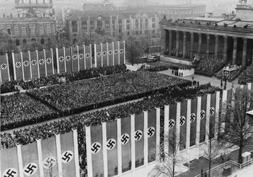 Discours d'Hitler, 1939 - crédits : Topical Press Agency/ Getty Images