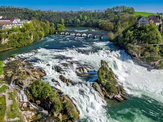 Chutes du Rhin, Suisse - crédits : footageclips/ Shutterstock