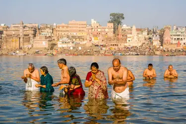 Varanasi, centre de pèlerinage - crédits : Frank Bienewald/ LightRocket/ Getty Images