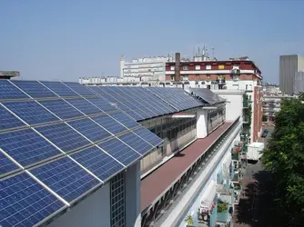 Panneaux solaires photovoltaïques - crédits : © M. Mossalgue/ CLER 2006