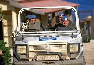 Soldats de la FINUL en position au Sud-Liban, 1987 - crédits :  Patrick Robert/ Sygma/ CORBIS/ Sygma/ Getty Images
