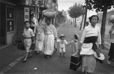 Réfugiés sud-coréens, 1950 - crédits : Haywood Magee/ Picture Post/ Getty Images
