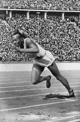 Jesse Owens - crédits : © Library of Congress, Washington, D.C. (LC-USZ62-27663