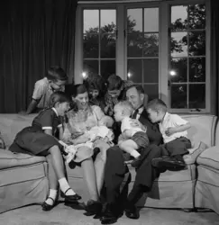 Famille nombreuse dans les années 1950 - crédits : © SuperStock/ Age Fotostock